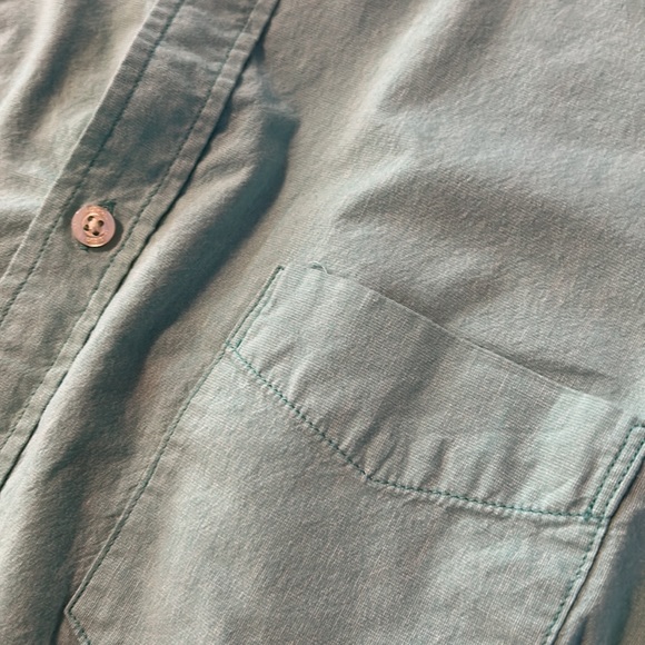 Men’s Summer clothes bundle- size L shirts, M shorts - Picture 6 of 11